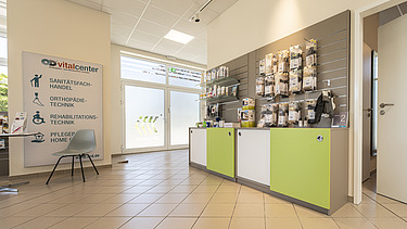 Verkaufs- und Ausstellungsbereich der Orthopädie- und Rehatechnik in Freiberg mit modernisierter Innenraumgestaltung.